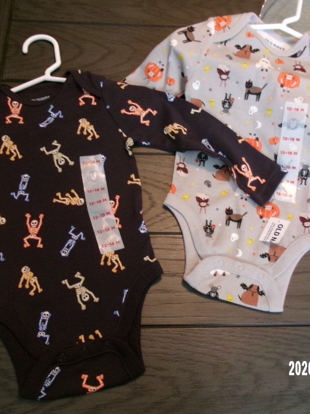 2 Old Navy NWT 12-18M Halloween Bodysuit Set Baby Fall Halloween Ghosts etc
